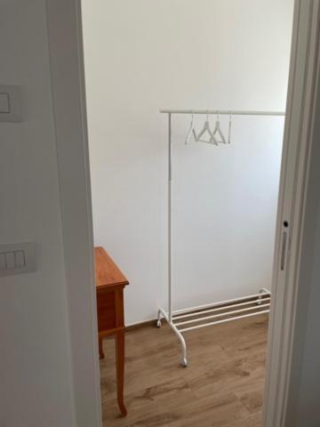 B&B A Pochi Passi Dal Mare Giovinazzo Bagian luar foto