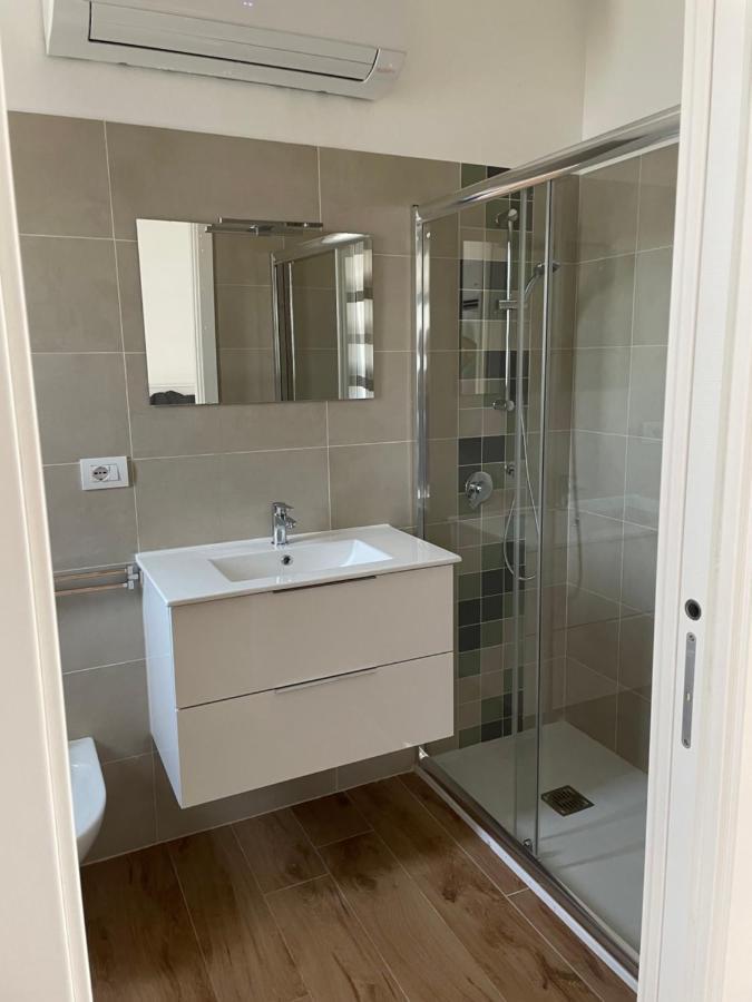 B&B A Pochi Passi Dal Mare Giovinazzo Bagian luar foto