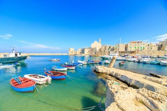 B&B A Pochi Passi Dal Mare Giovinazzo Bagian luar foto