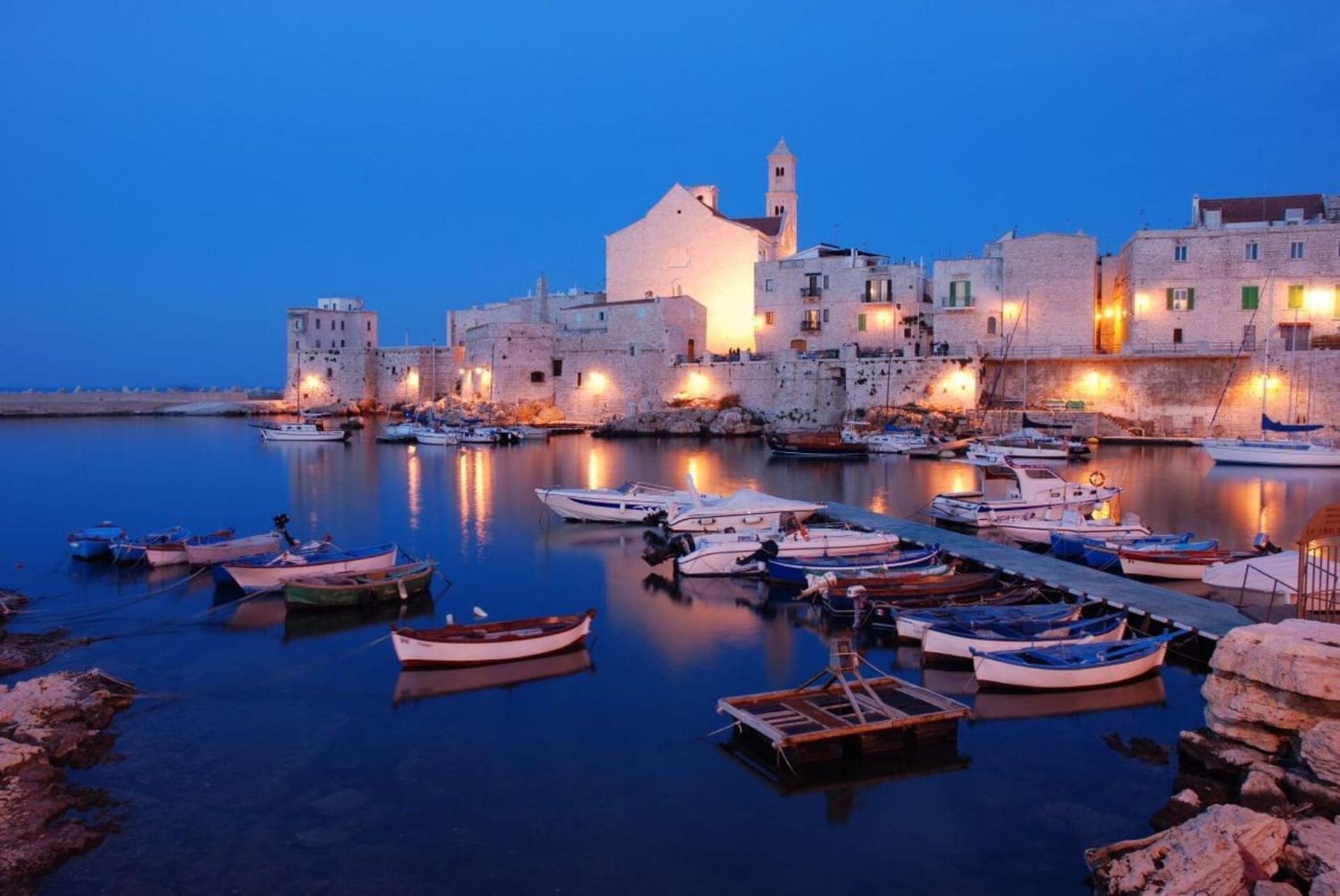 B&B A Pochi Passi Dal Mare Giovinazzo Bagian luar foto